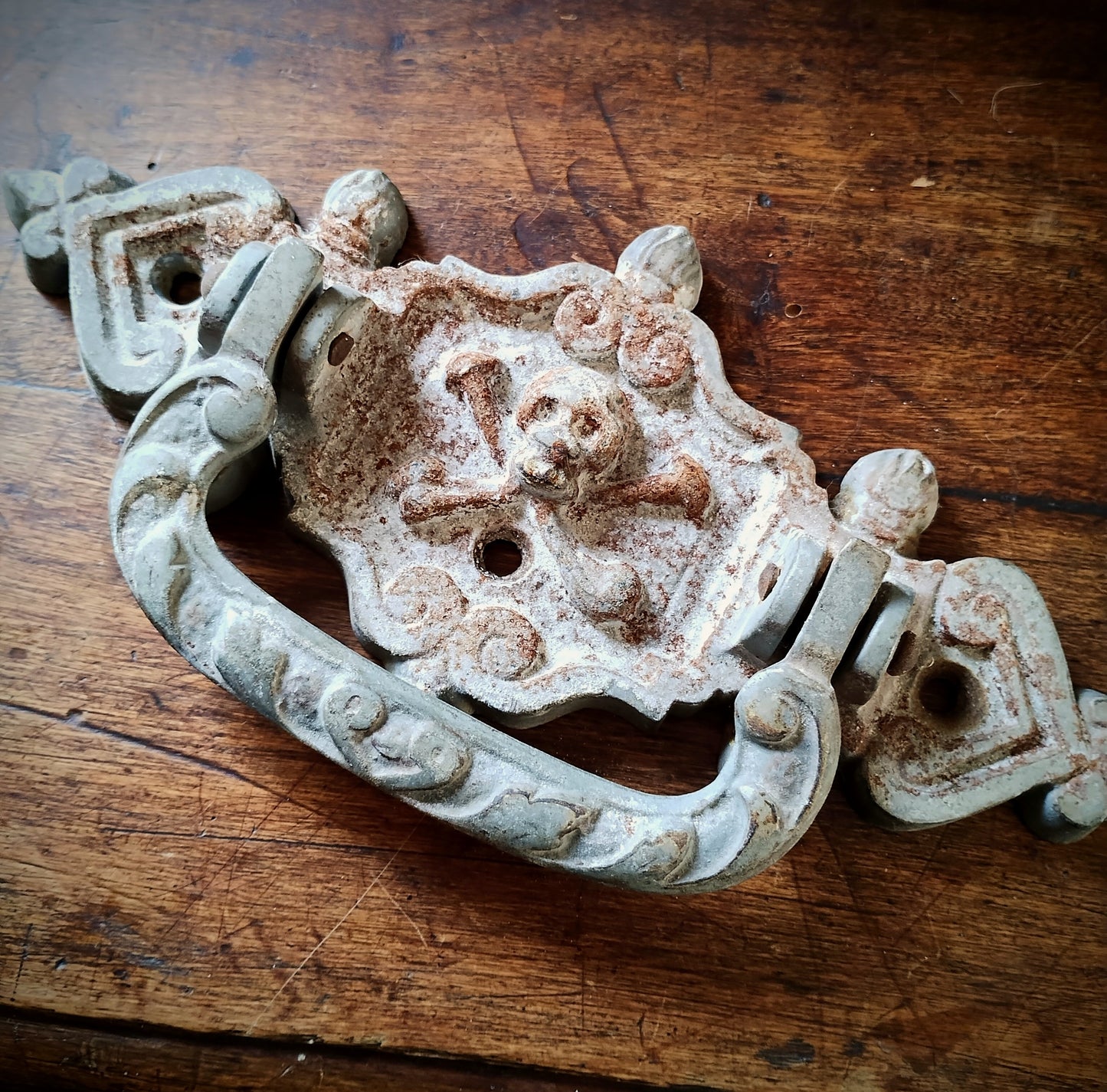 Old coffin handle with Memento Mori (late 19th)