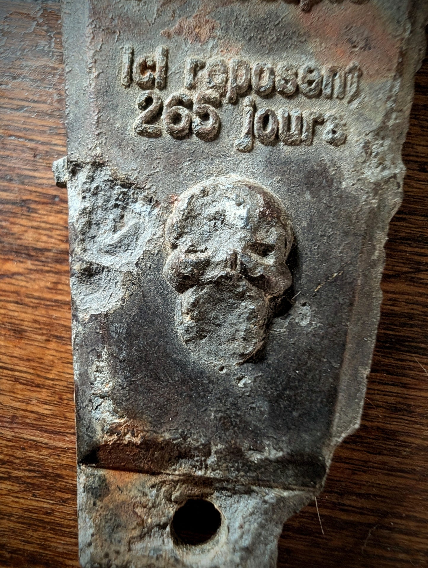 Little coffin for the last hundred days of military service (France)
