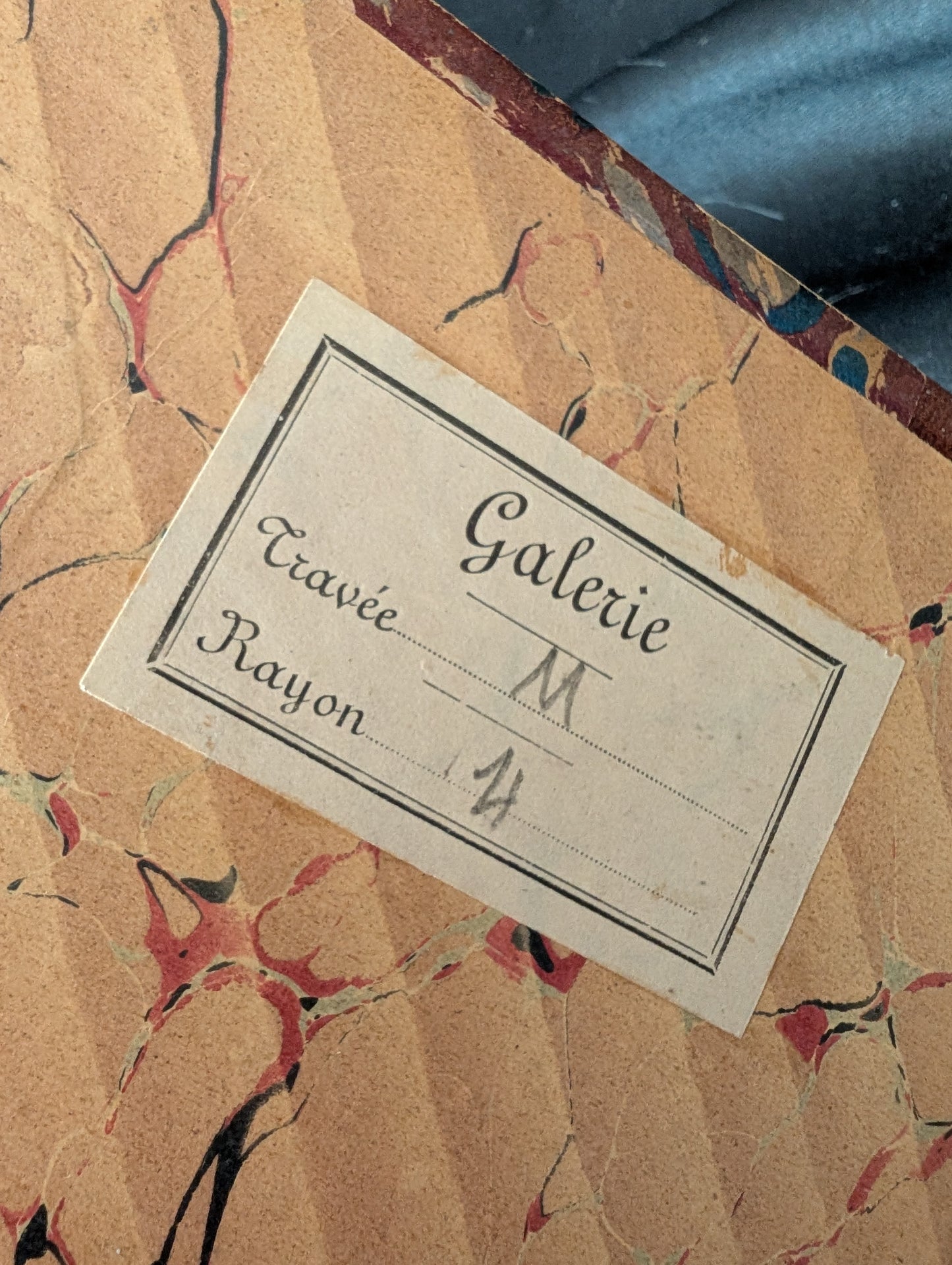 " La Guillotine" et les exécuteurs des arrêts criminels, G. Lenotre édition 1906 de la bibliothèque de la Cour de Cassation de Paris.
