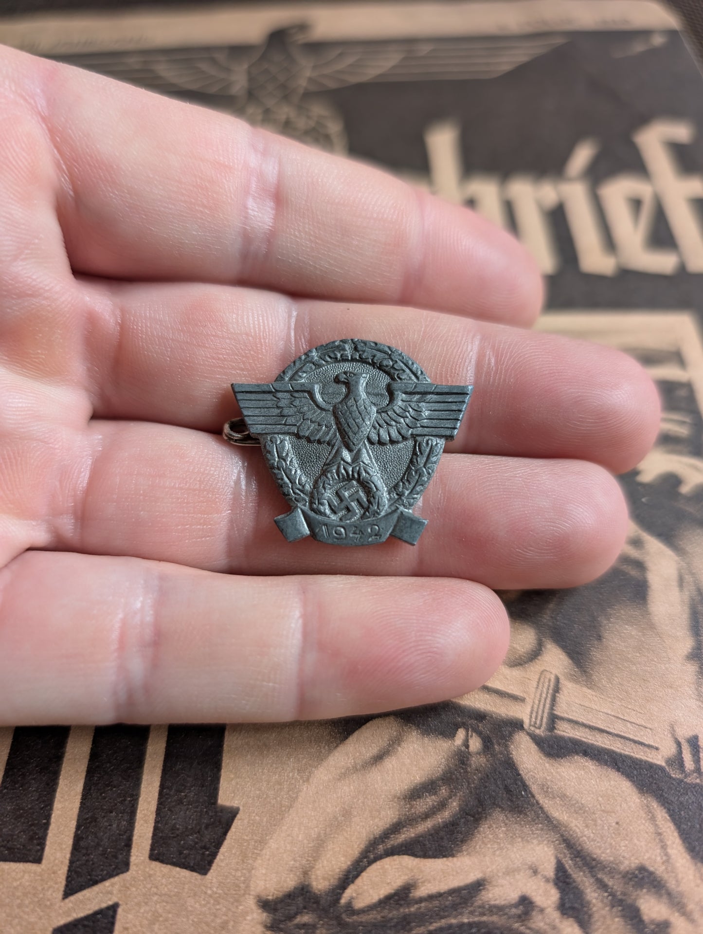 WHW German Badge from 1942 Tag der Polizei