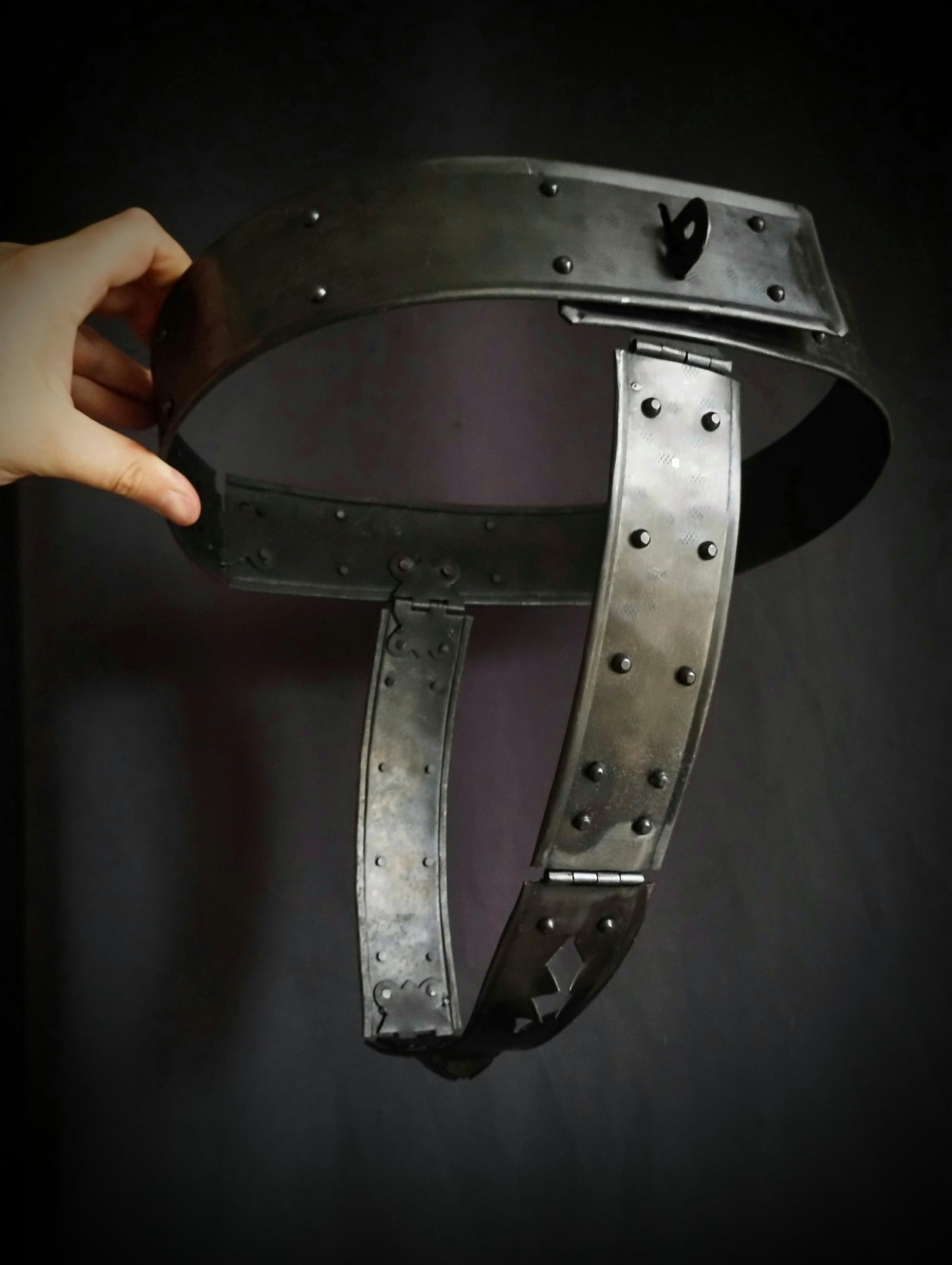Chastity belt in steel for woman