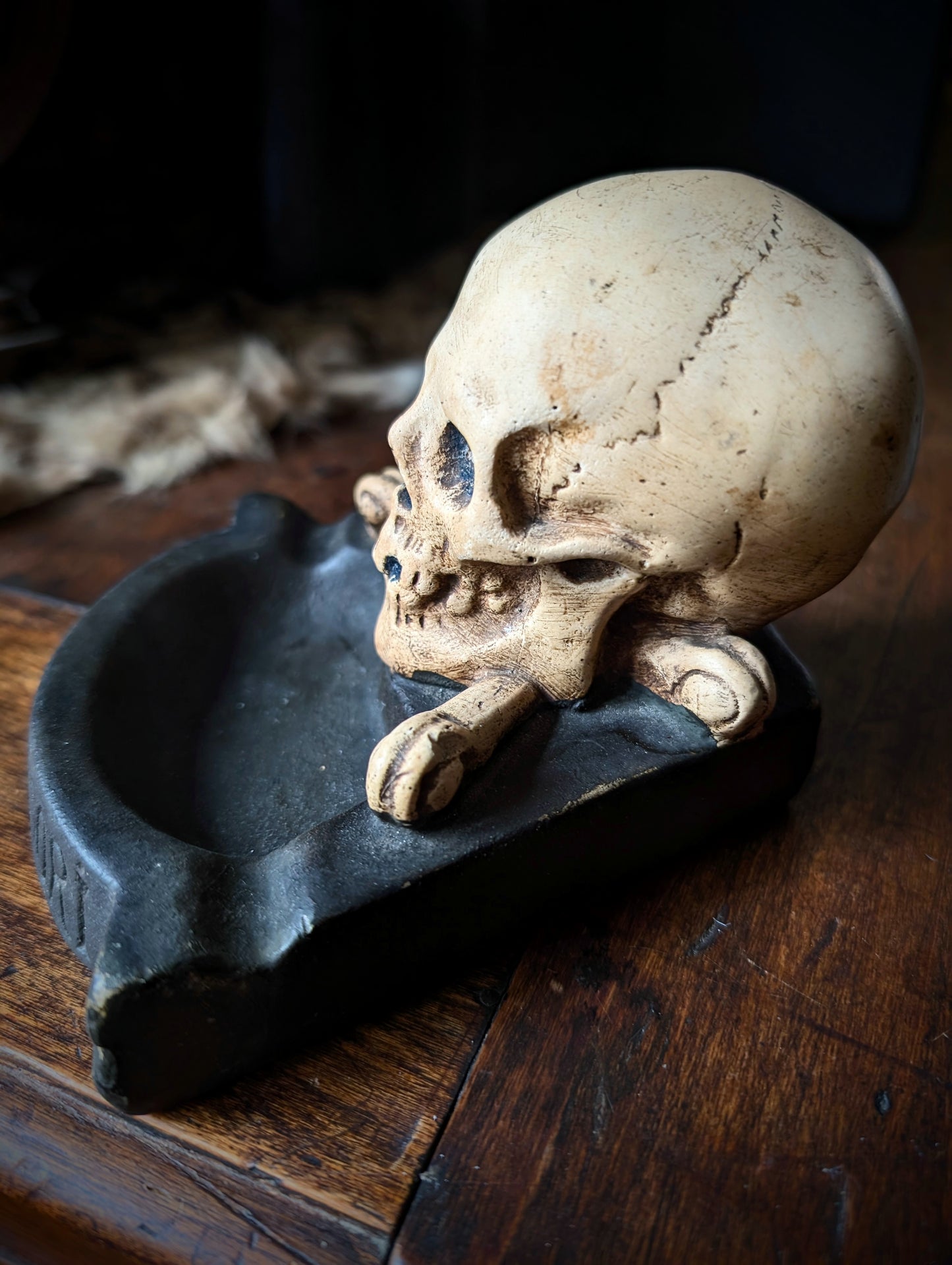 Old Memento Mori skull ashtray from the 1930's