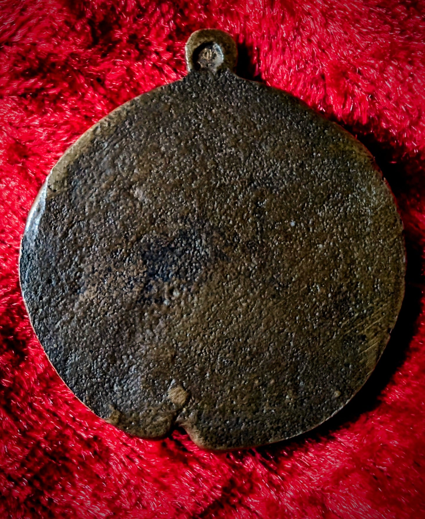 Curiosa erotic medaillon in bronze (based on a brothel token, early 20th)