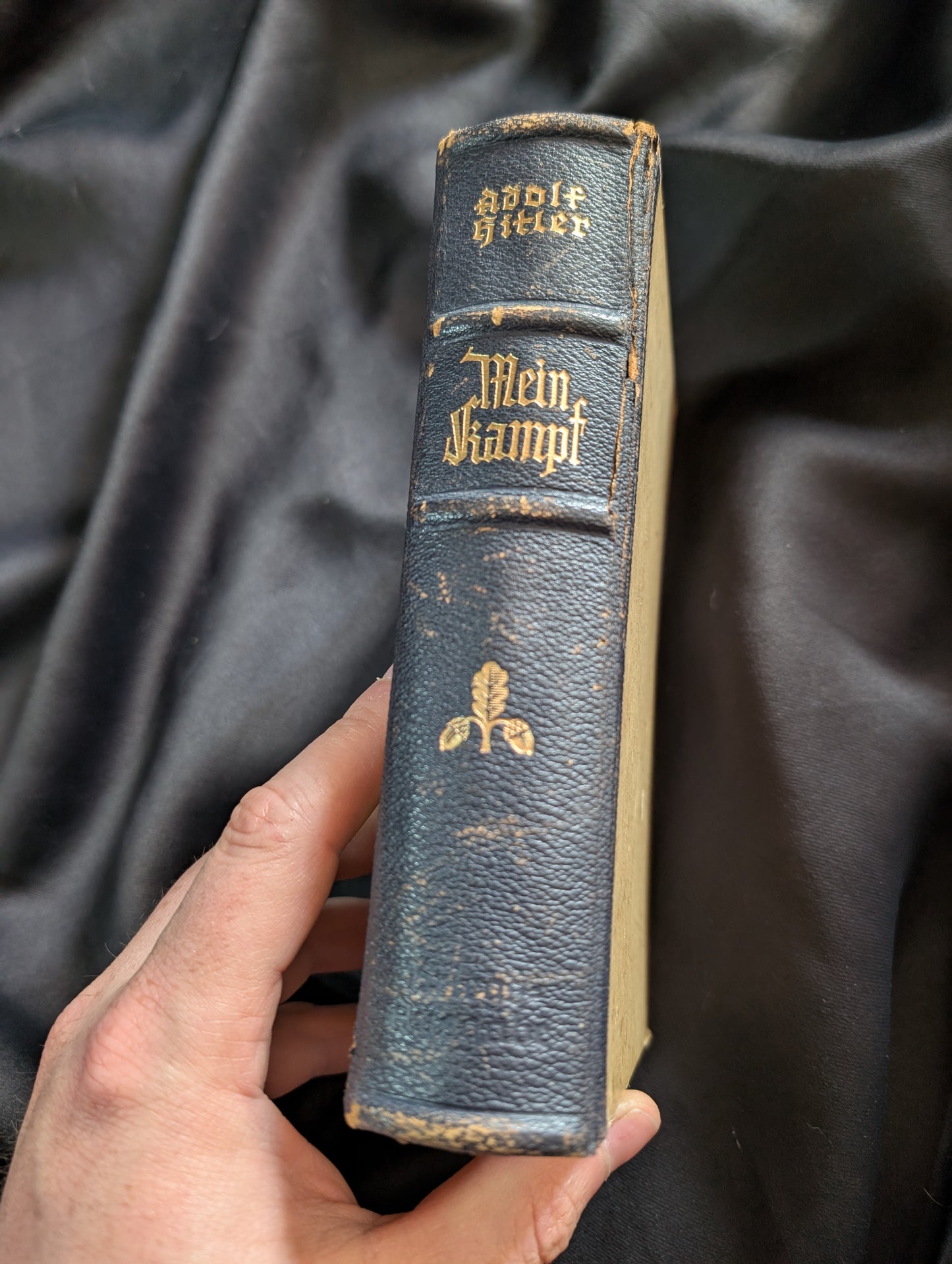 Mein Kampf (A. Hitler) from 1941 signed by the mayor of Wolfisheim