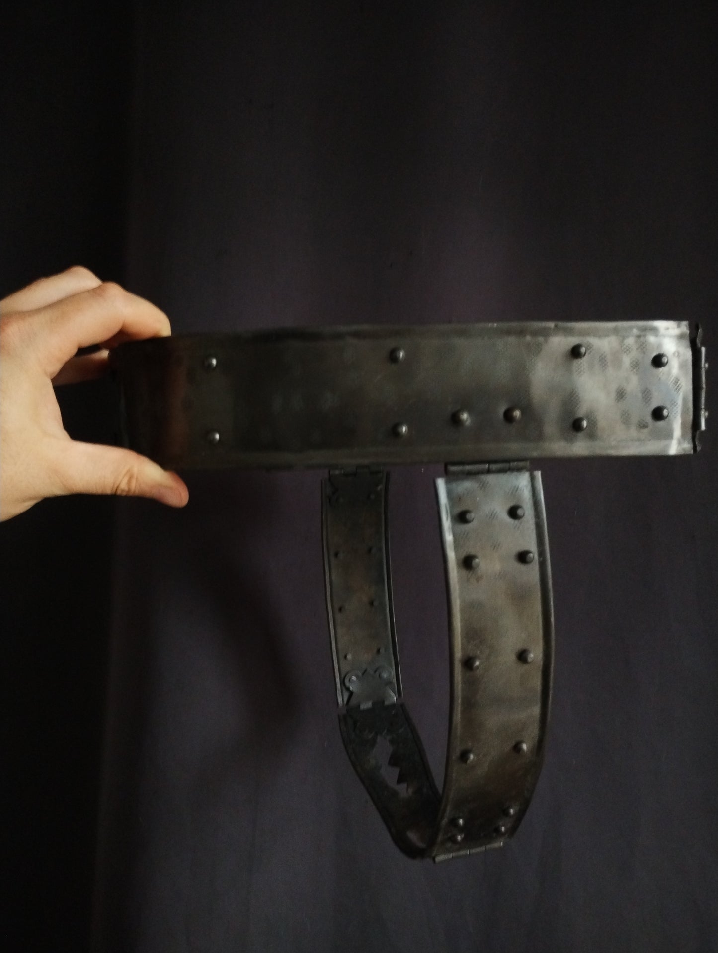 Chastity belt in steel for woman