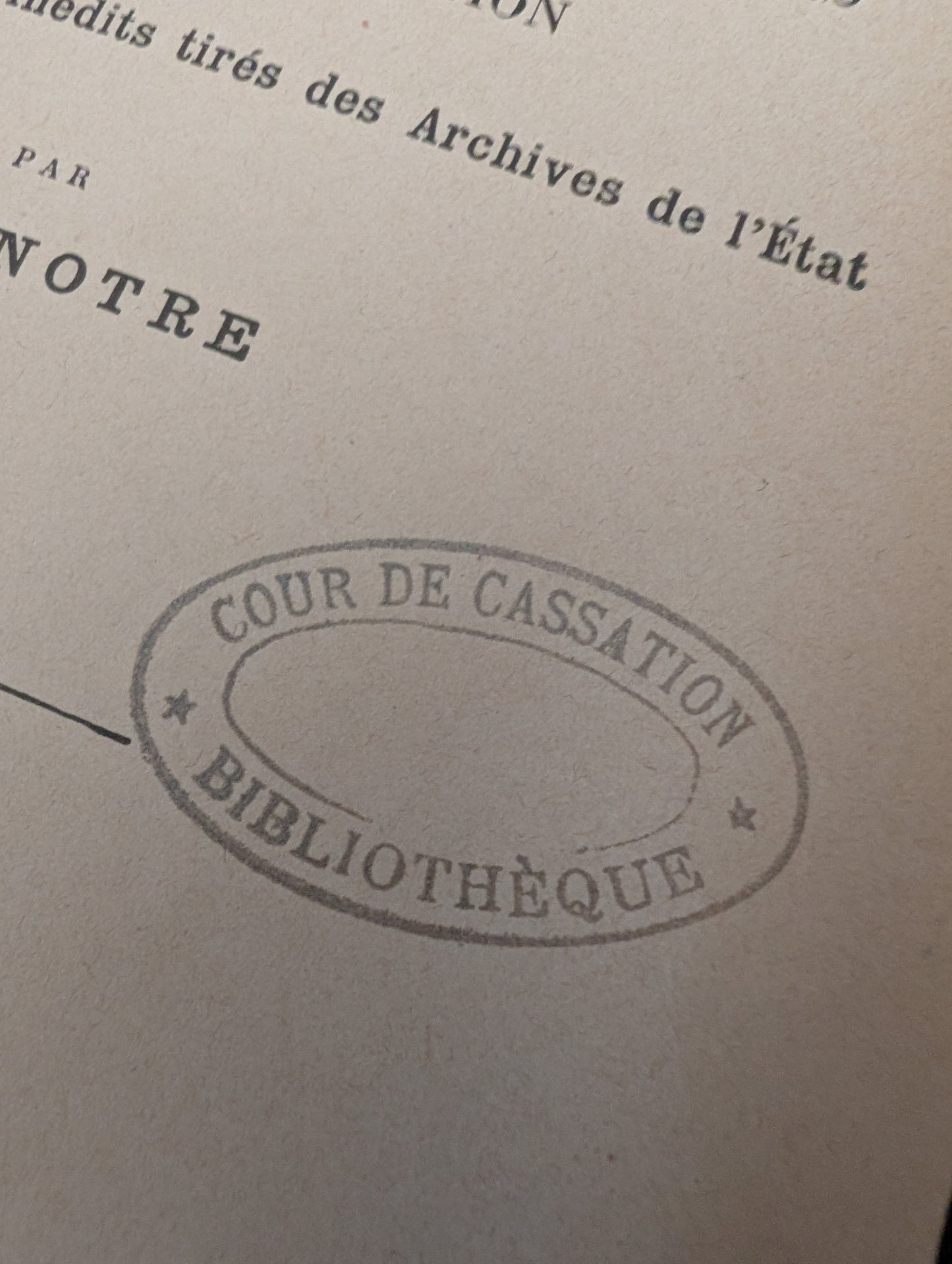 " La Guillotine" et les exécuteurs des arrêts criminels, G. Lenotre édition 1906 de la bibliothèque de la Cour de Cassation de Paris.
