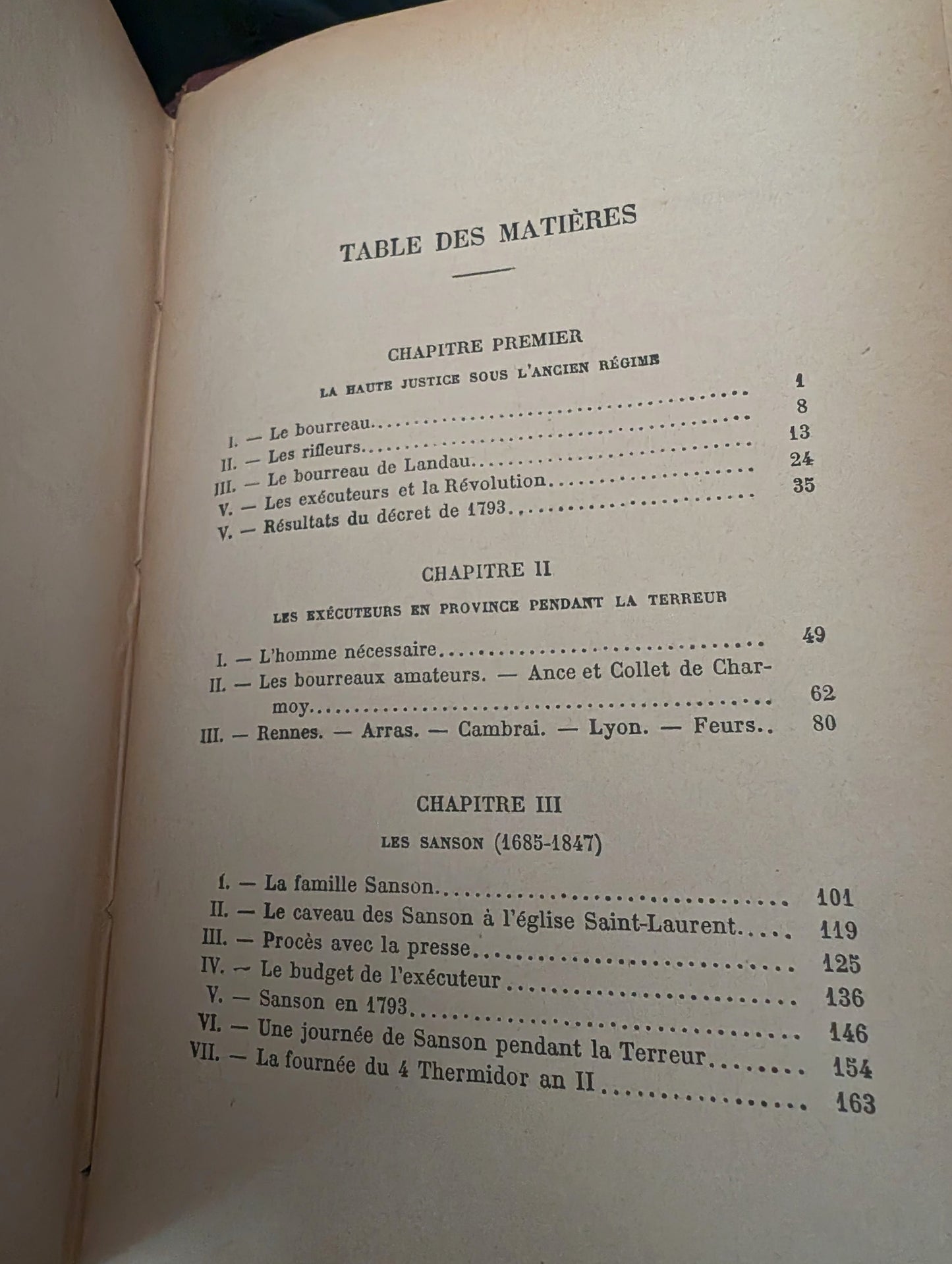 " La Guillotine" et les exécuteurs des arrêts criminels, G. Lenotre édition 1906 de la bibliothèque de la Cour de Cassation de Paris.