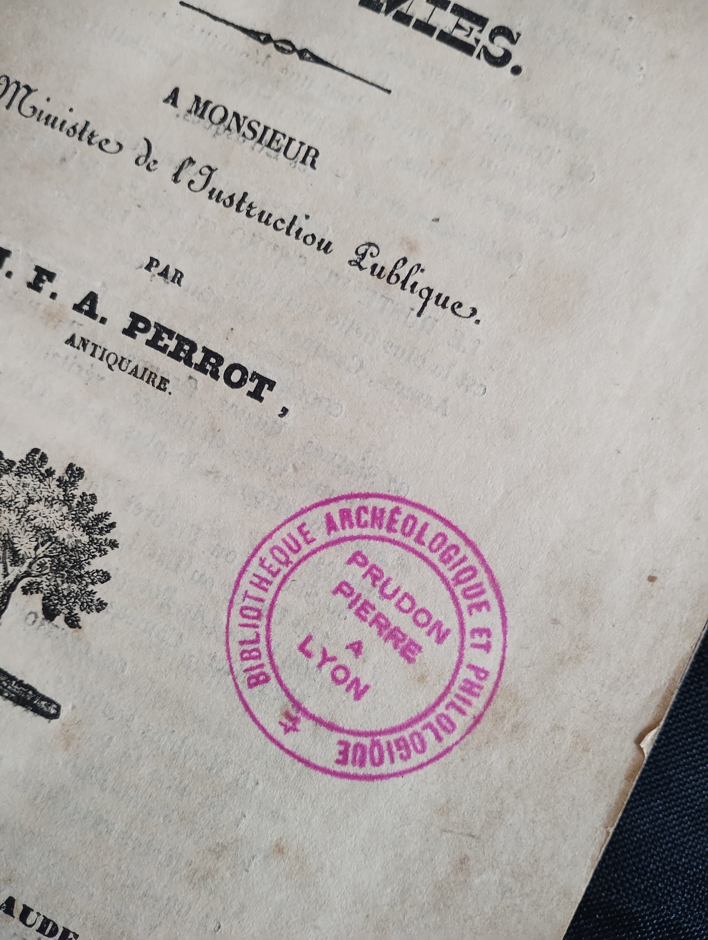 Livre 1845 "Essai sur les Momies" de Perrot