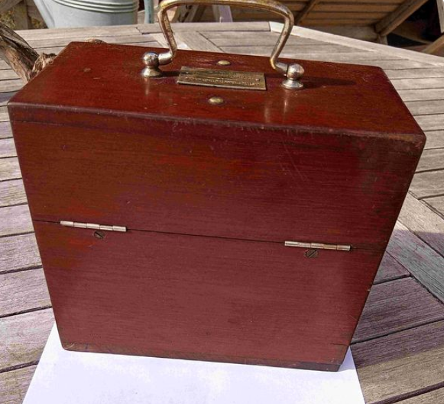 Antique 1900's Electrotherapy Box Charles Chardin