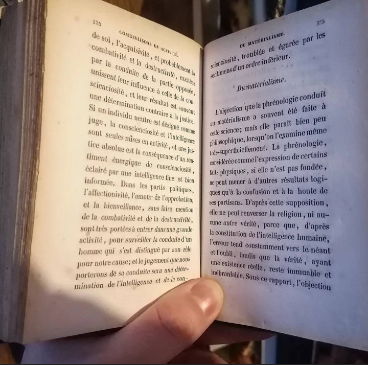 Ancien livre de Phrénologie de 1836