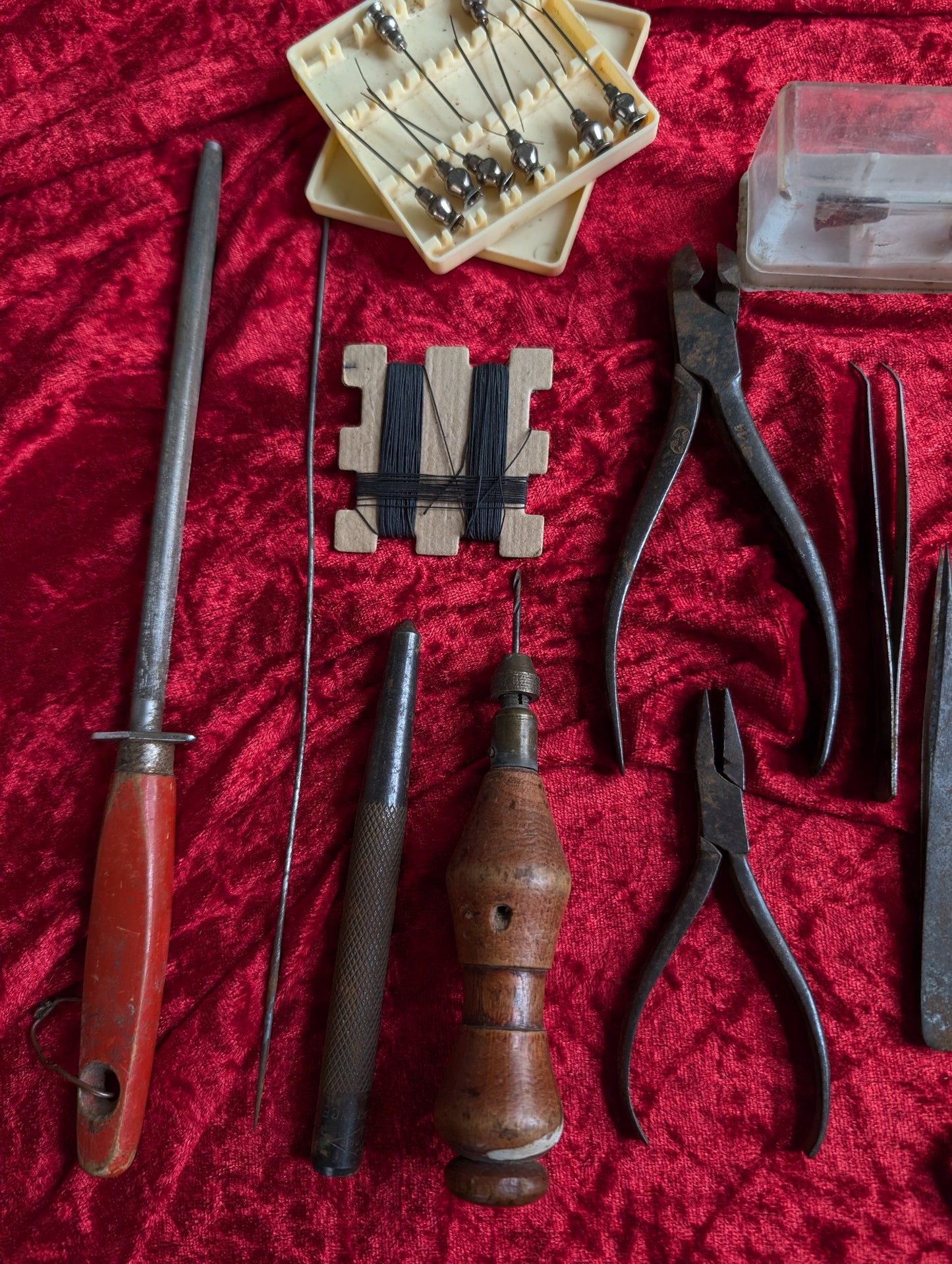 Set of antique Taxidermist tools from the 1970s (Set #2)