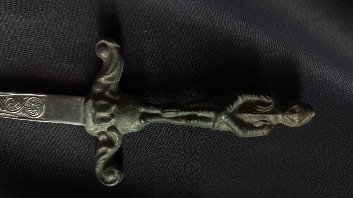 Letter opener dagger with knight