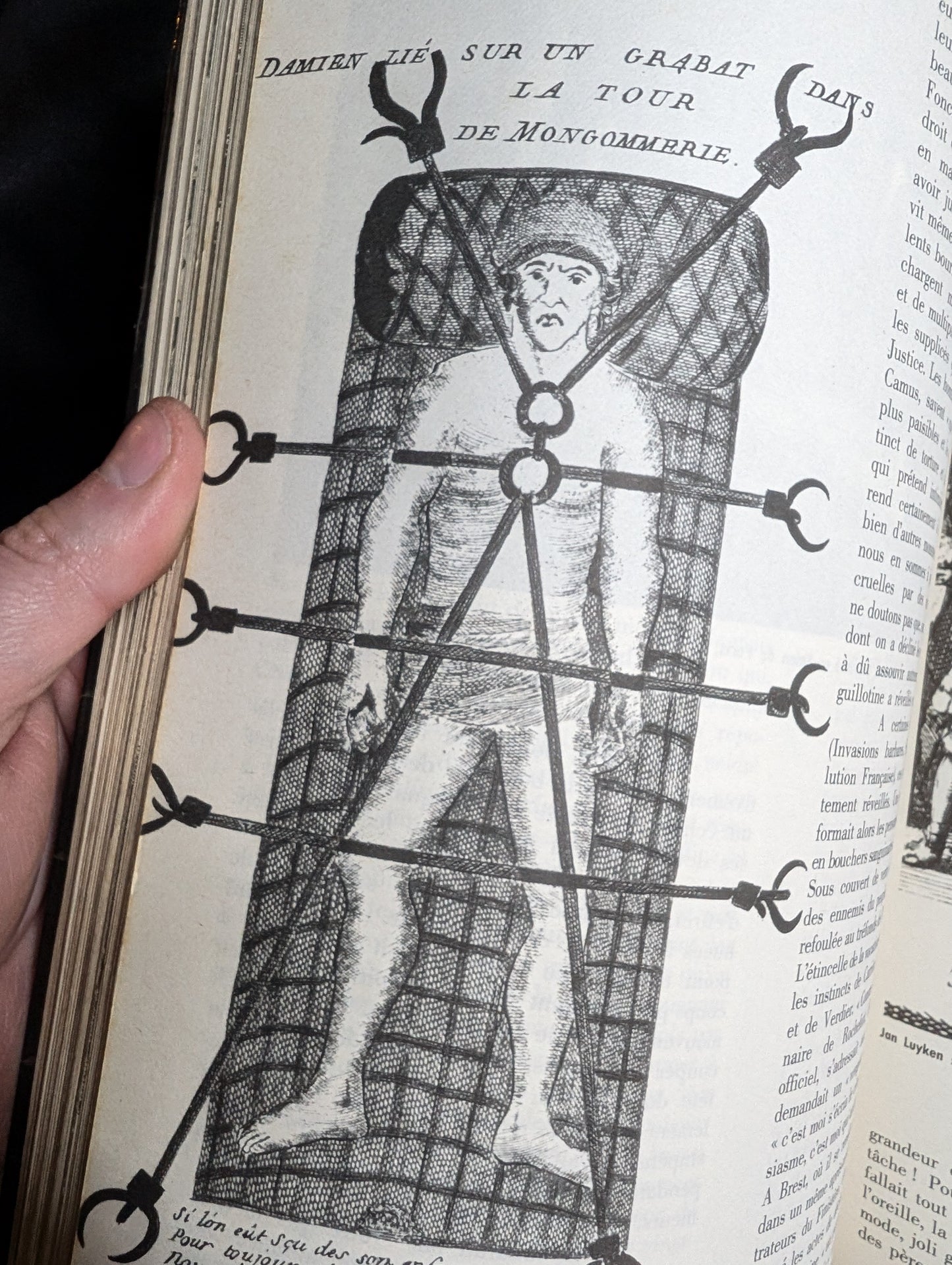 Livre "Le Musée des Supplices" par R. Villeneuve (édition souple . 1973)