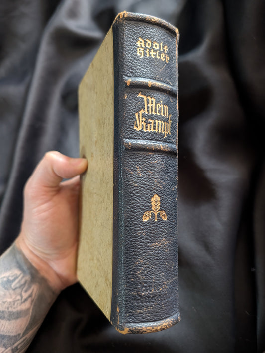 Mein Kampf (A. Hitler) from 1941 signed by the mayor of Wolfisheim