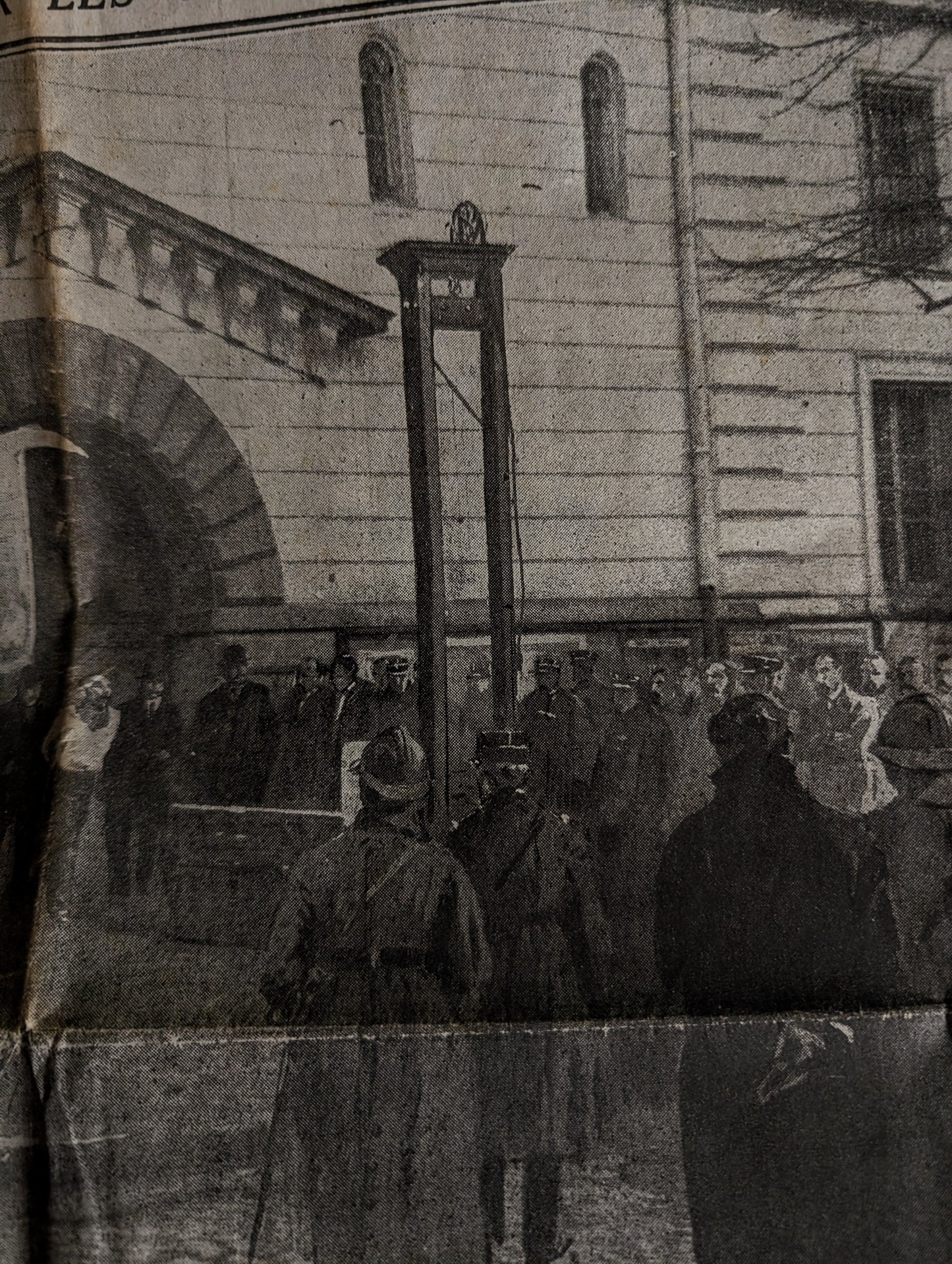 1922 newspaper on the execution of serial killer LANDRU (original)