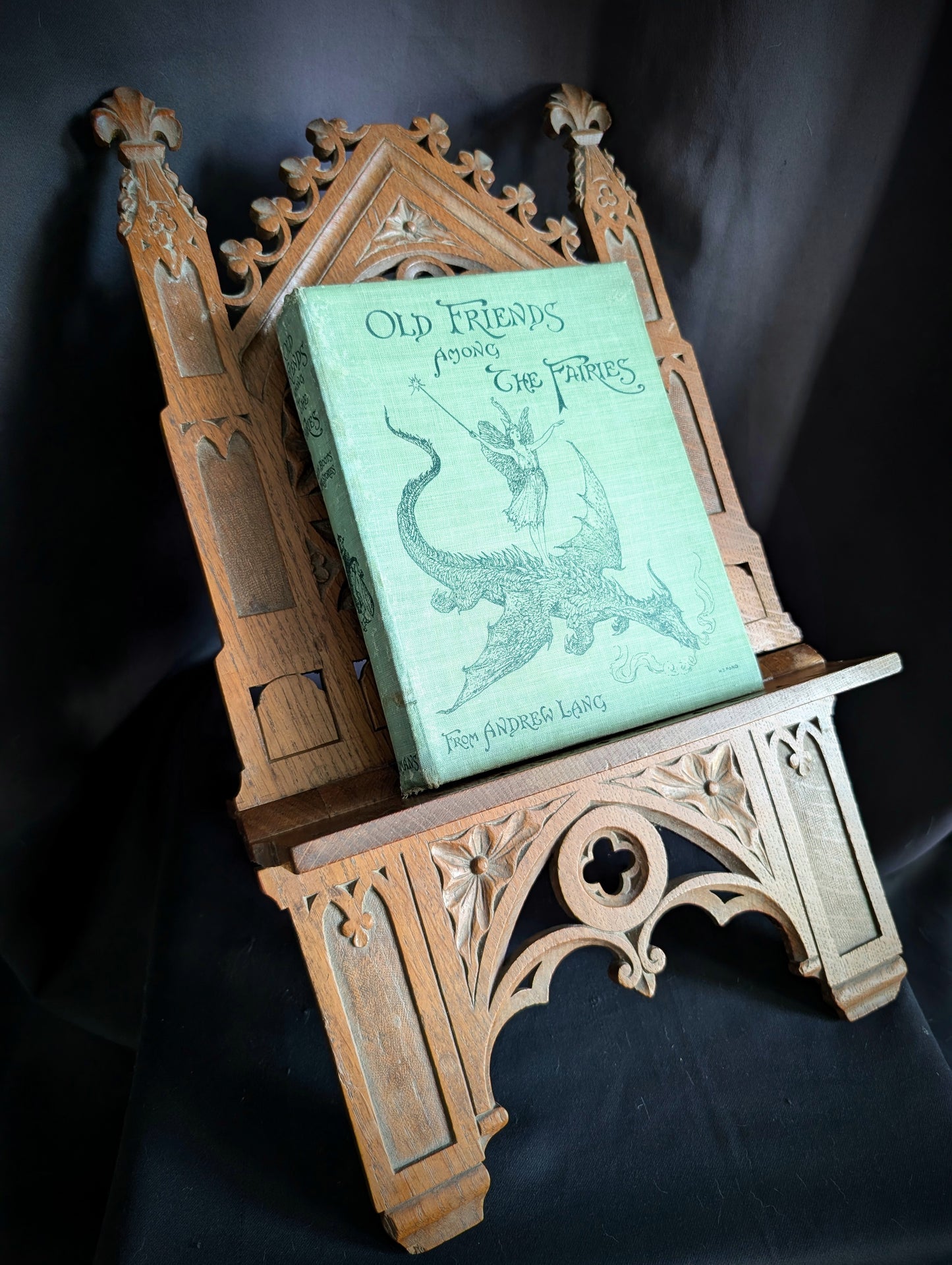 Mid-20th-century church Bible lectern Lutrin