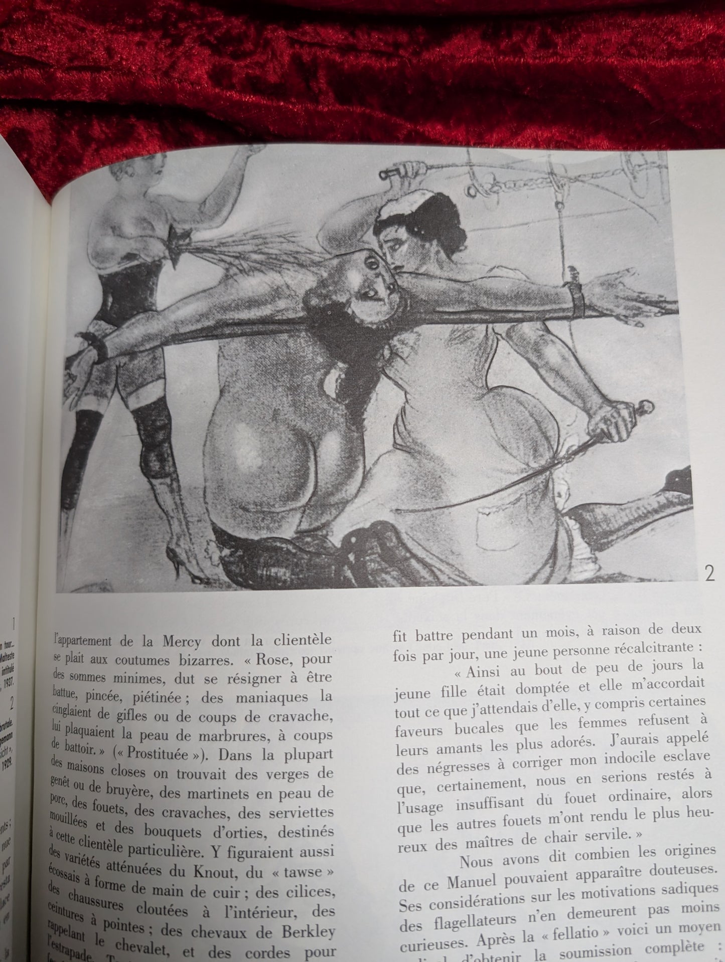 Livre "Le Musée des Supplices" par R. Villeneuve (reliure en cuir, ed. 1968)