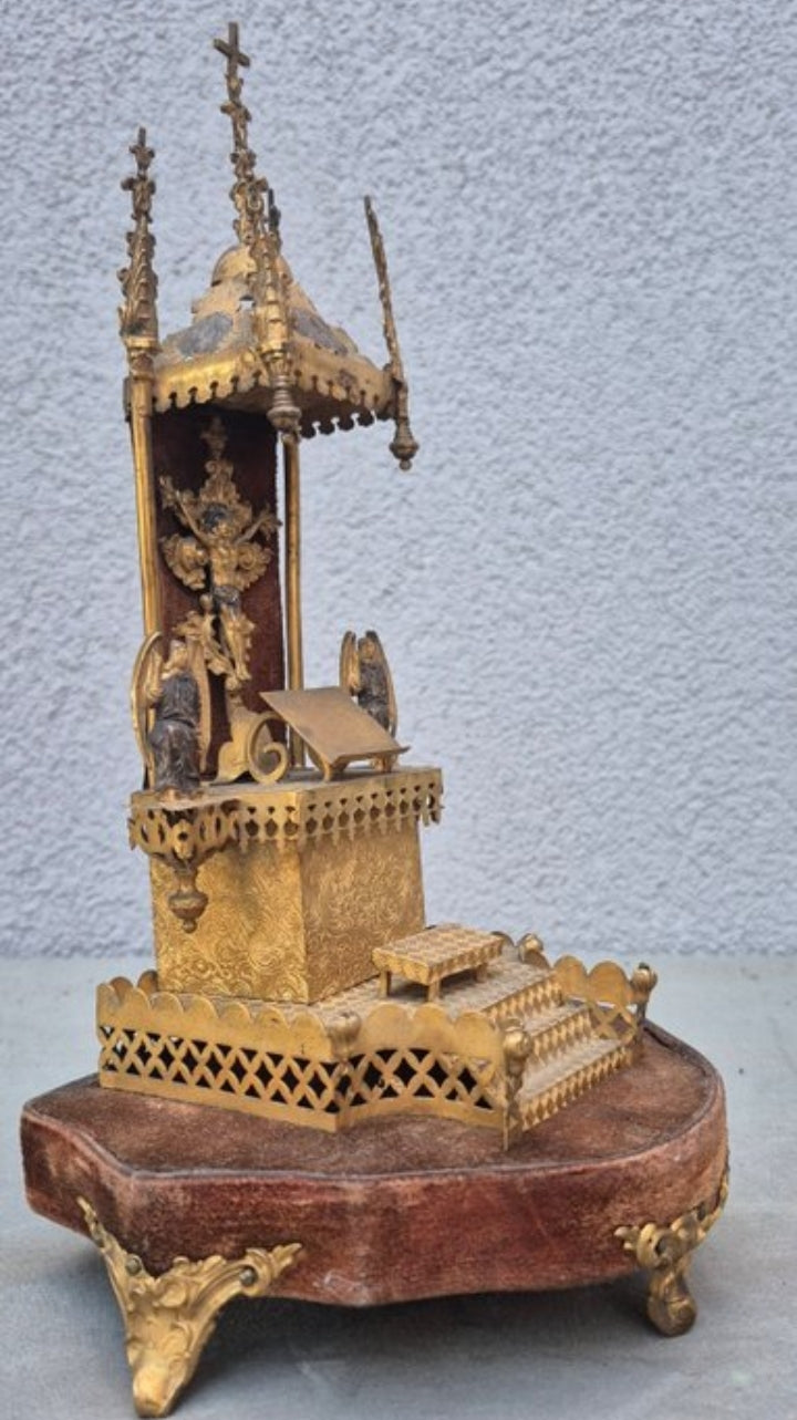 Antique gilded brass home altar, reliquary (templete style) in Neo-Gothic French style