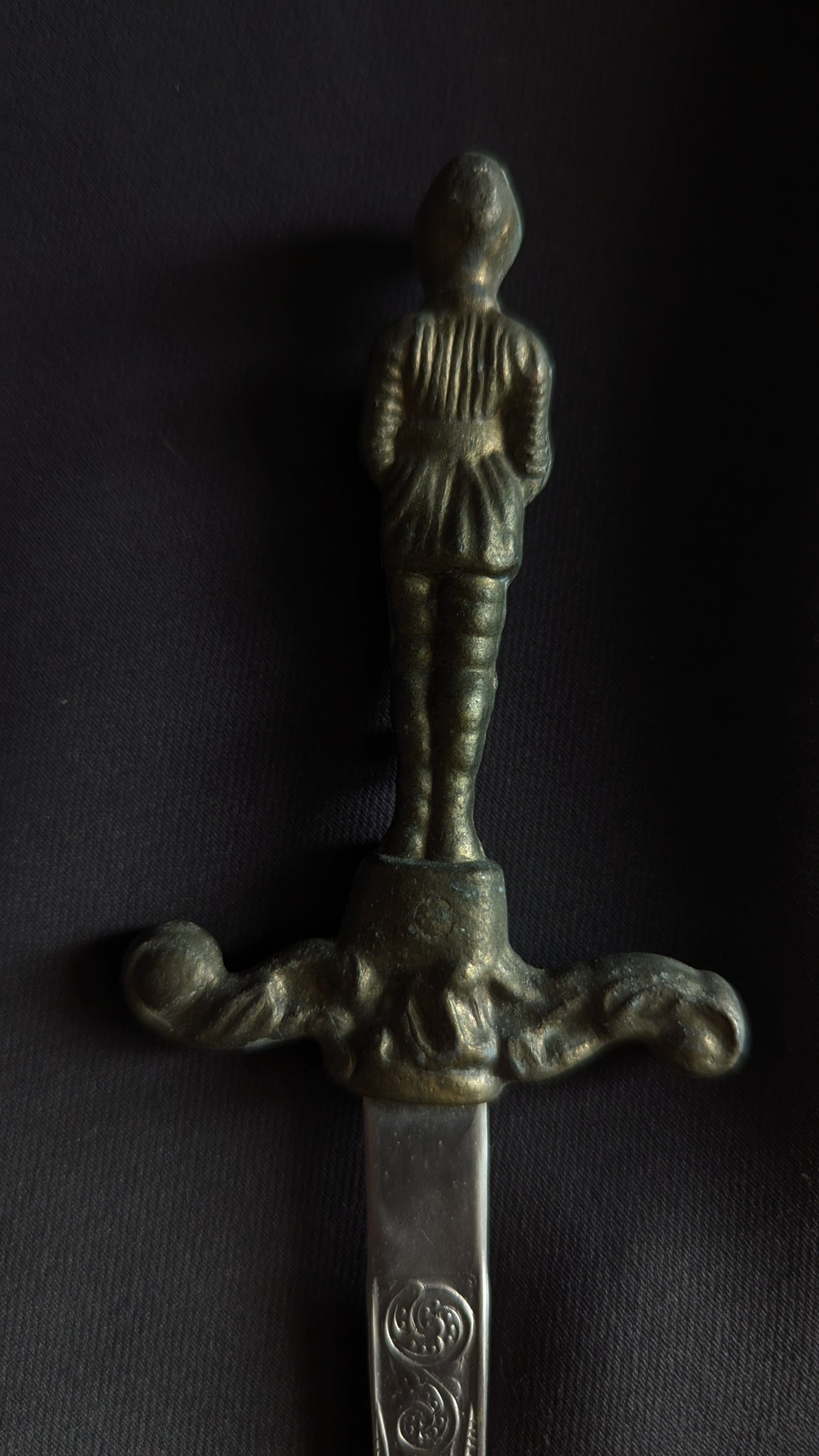 Letter opener dagger with knight