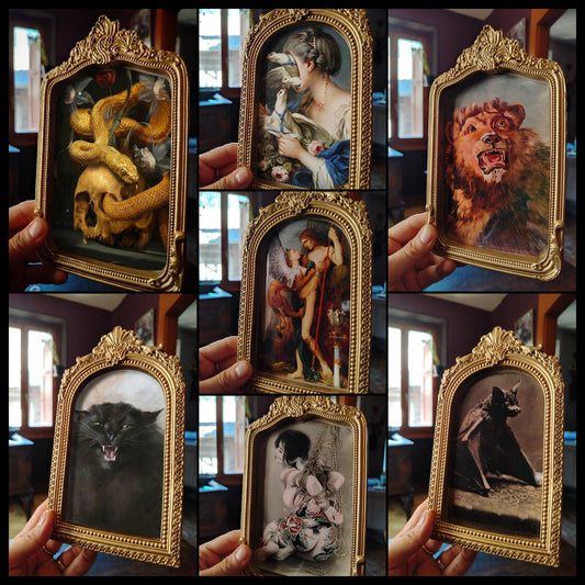 Set of 7 baroque resin frames with high-quality 10x15 cm prints