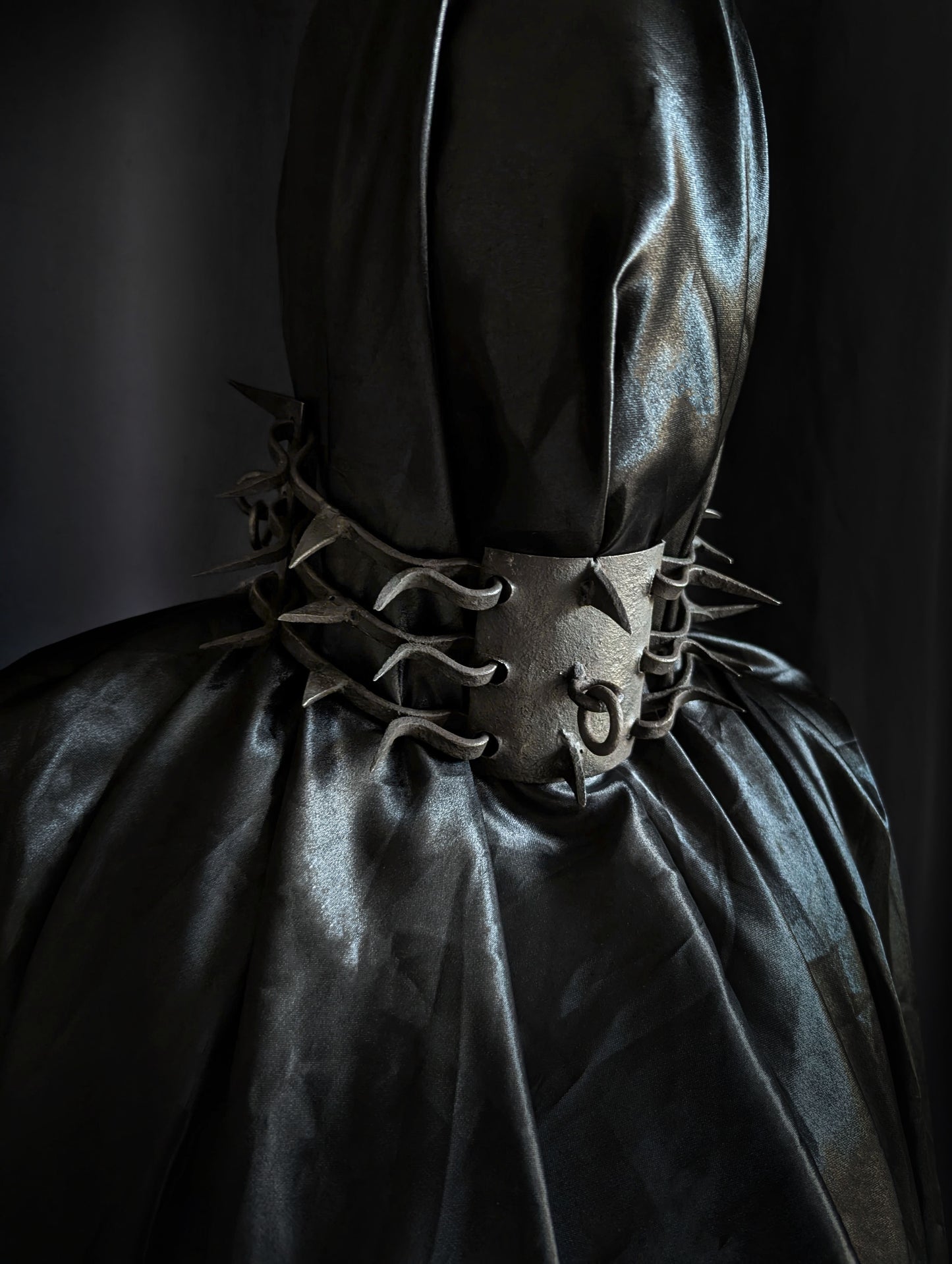 Antique Anti Wolf Iron collar for dogs (forged between 1750/1780)