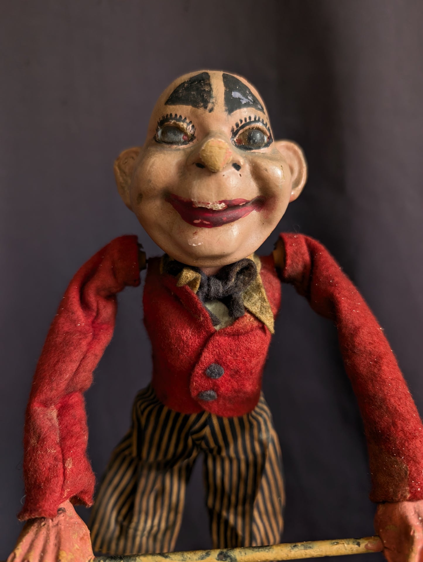 Antique trapeze automaton over 100 years old! (from the 1920s)