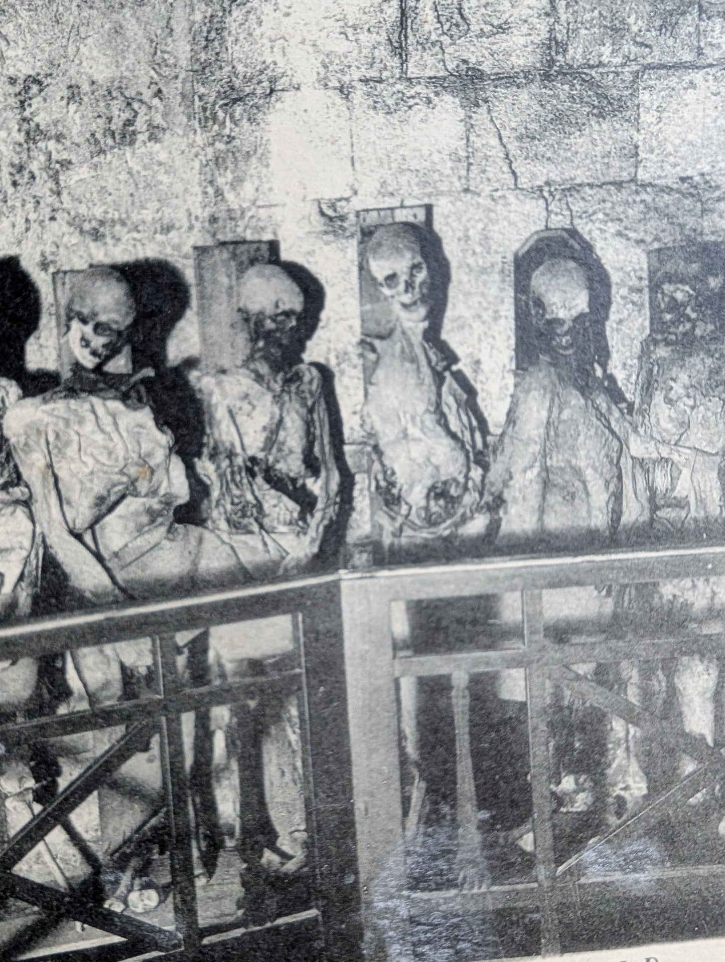 1939 Livret "Les Momies de Saint-Michel" de M. Ferrus avec 4 cartes