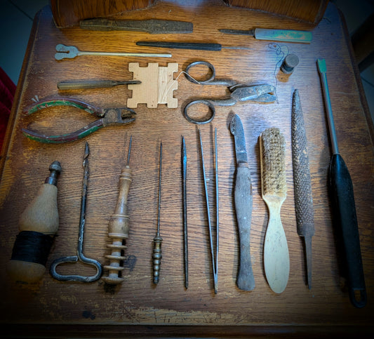 Set of antique Taxidermist tools from the 1970s (Set #1)