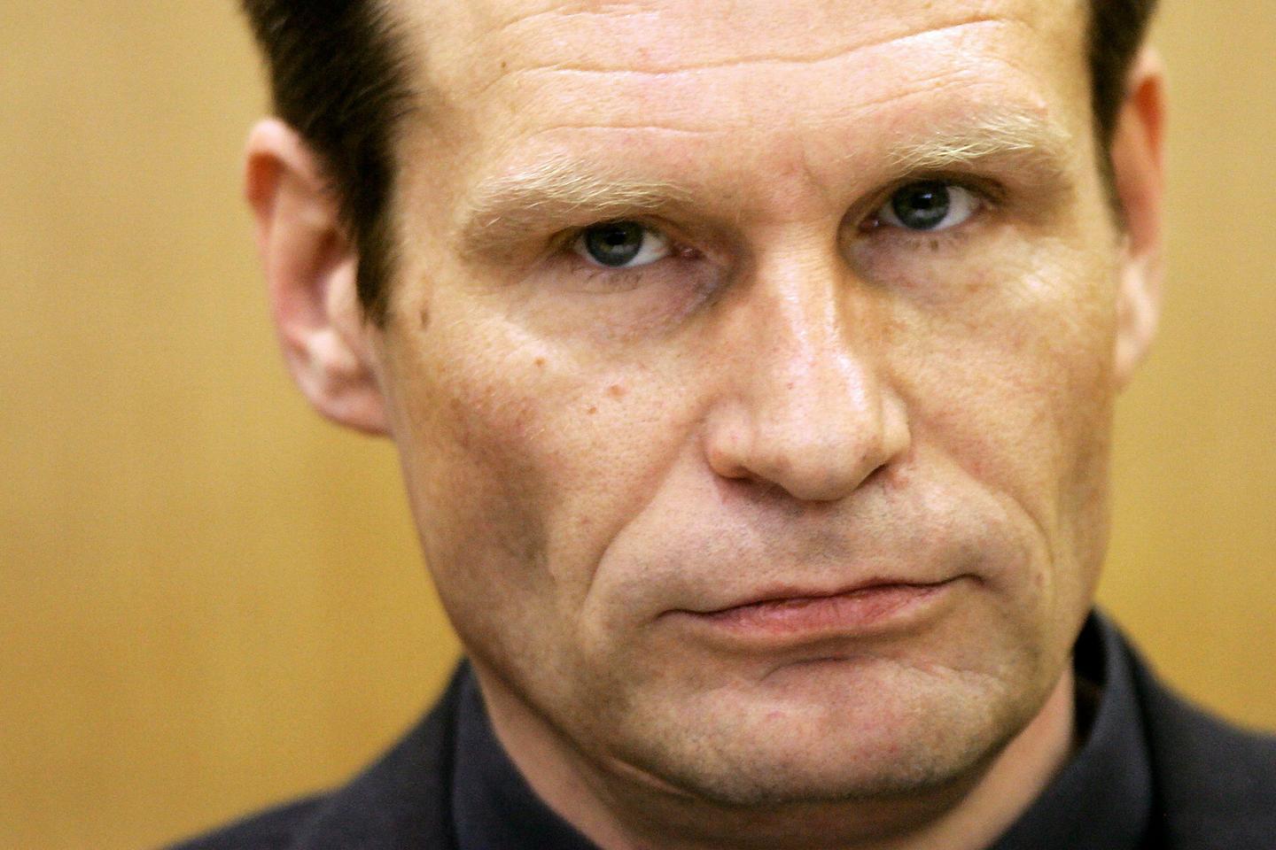 Real Cannibal Plate owned by Armin Meiwes