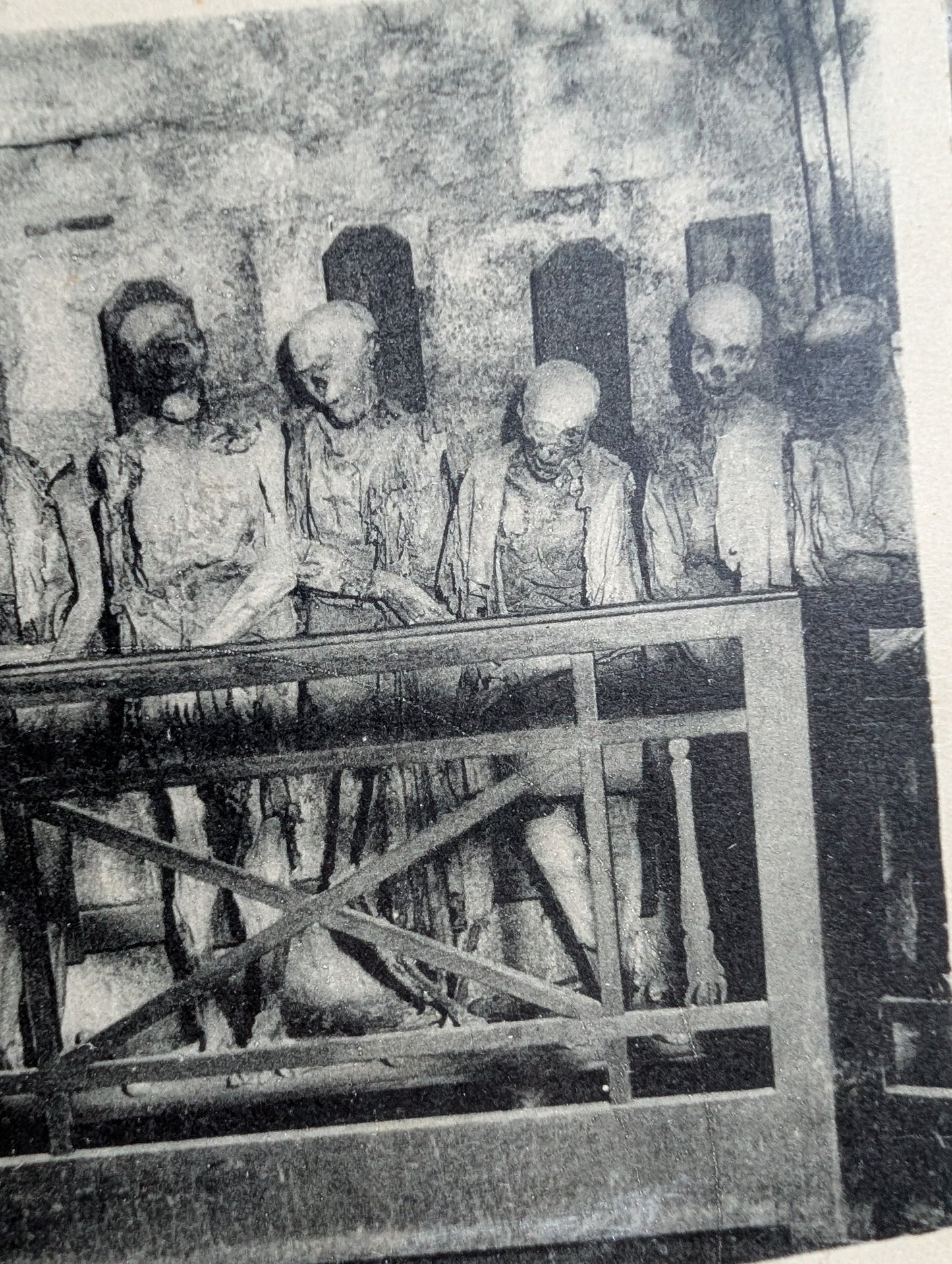 1939 Livret "Les Momies de Saint-Michel" de M. Ferrus avec 4 cartes