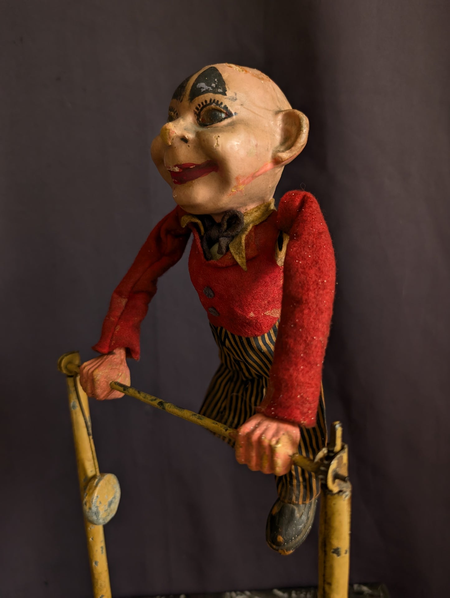 Antique trapeze automaton over 100 years old! (from the 1920s)
