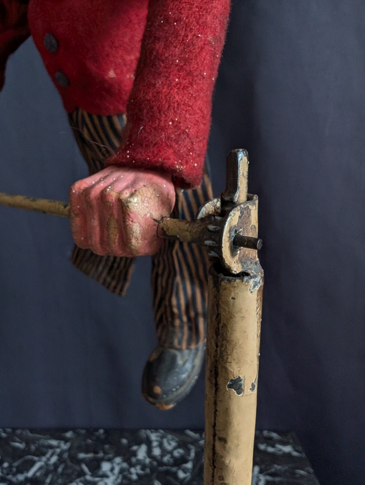 Antique trapeze automaton over 100 years old! (from the 1920s)