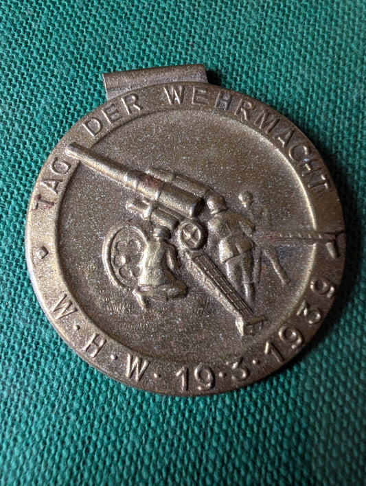 Tag Der Wehrmacht WHW 1939 original badge (Third Reich)